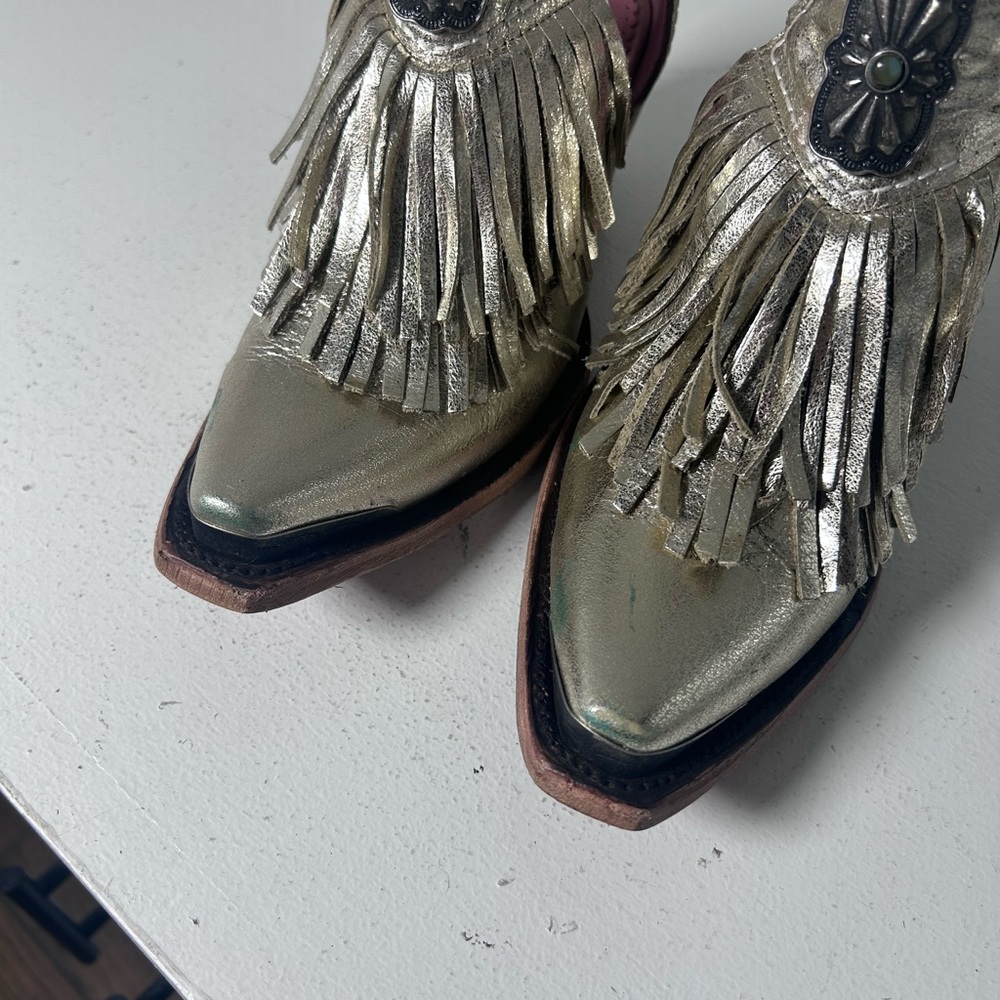 **SOLD**Junk Gypsy by Lane Fringe Ankle Boots Women’s 6 Metallic Western Boho - Picture 4 of 9